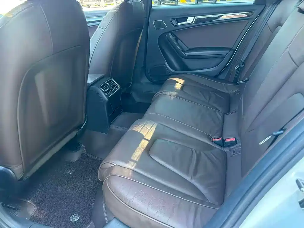 Audi A4L 2016
