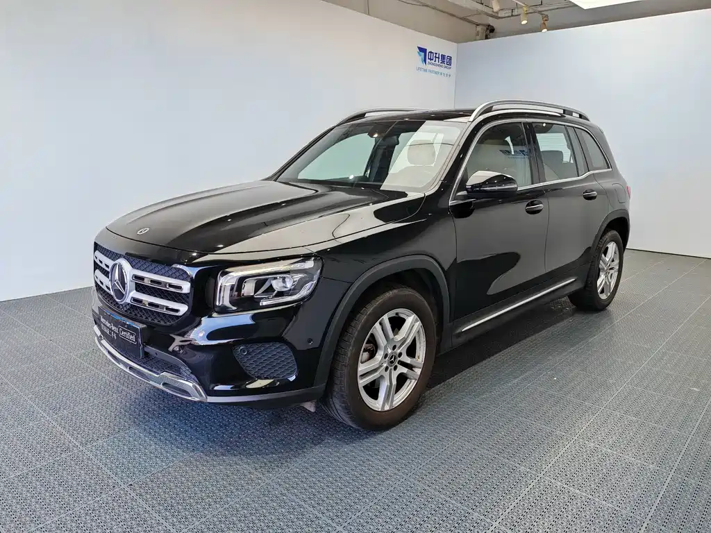 Mercedes-Benz GLB 2023 — фото 1