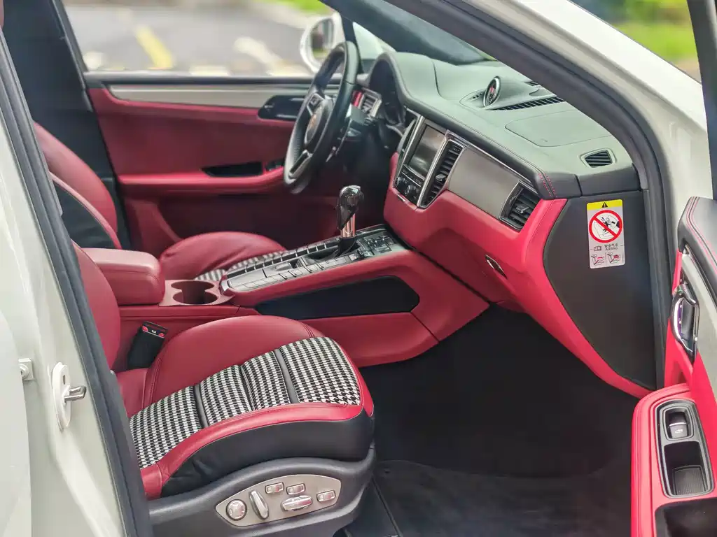 Porsche Macan 2015 — фото 17