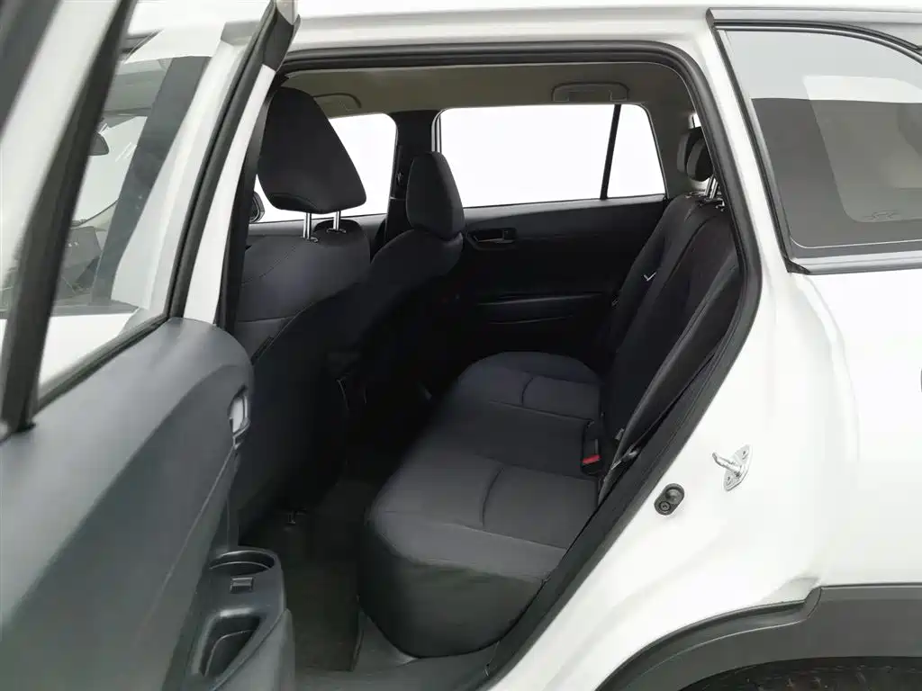 Toyota Corolla Cross 2023 — фото 15