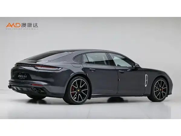 Porsche Panamera 2021