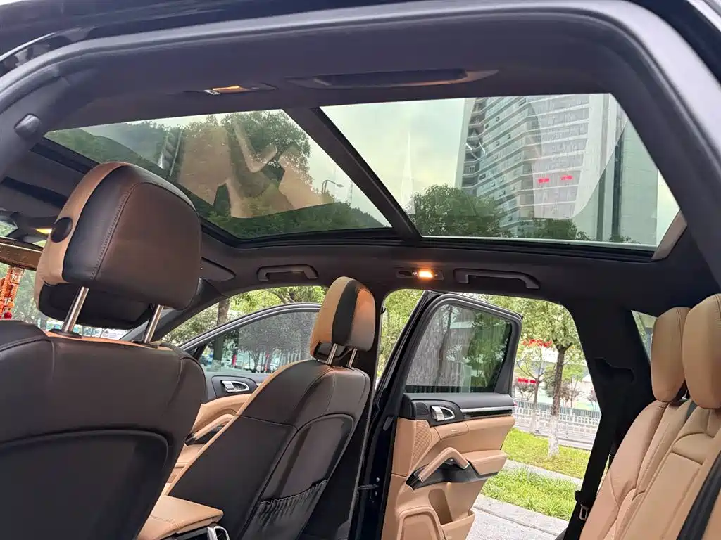 Porsche Cayenne 2016 — фото 20