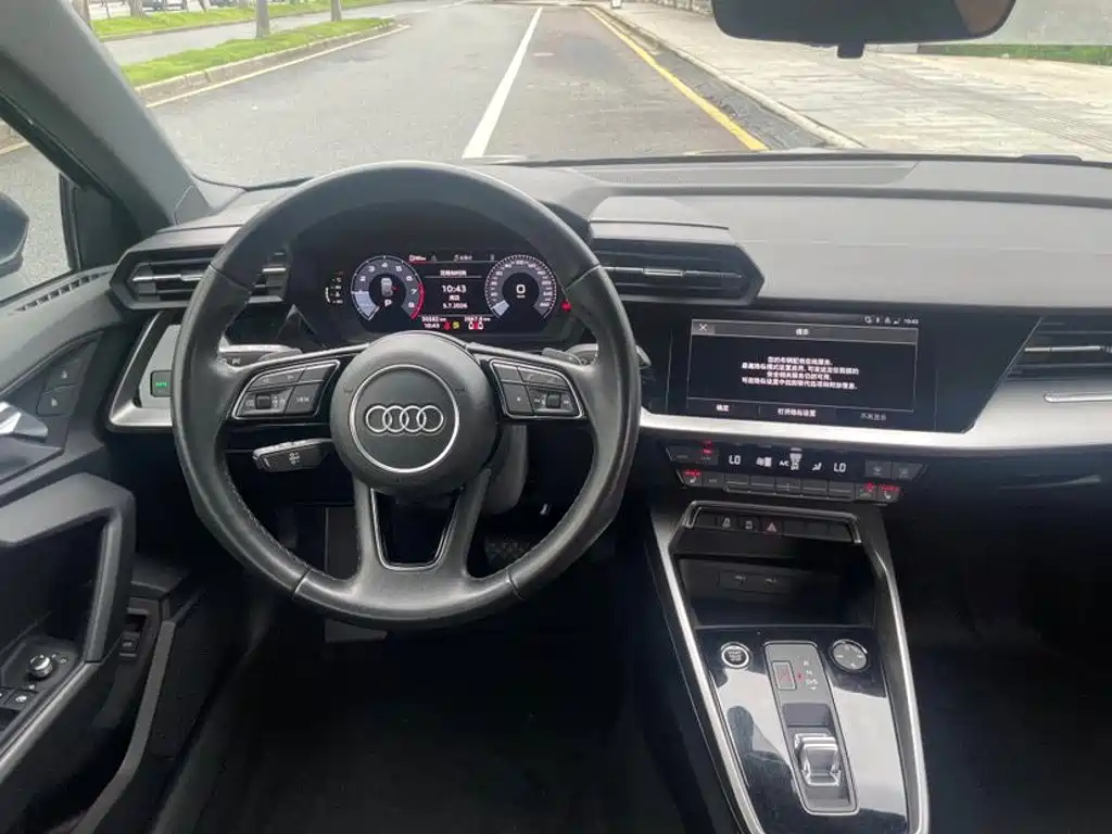Audi A3 2023 — фото 13