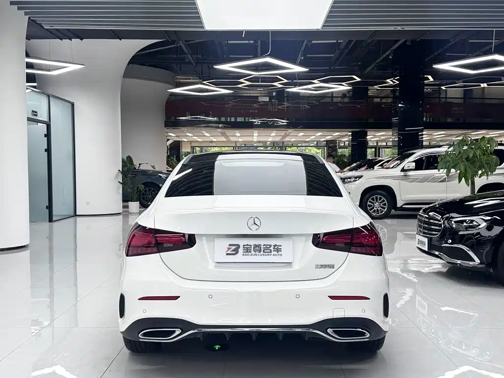 Mercedes-Benz A-Class 2024 — фото 12