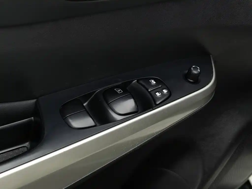 Nissan Terra 2022 — фото 9