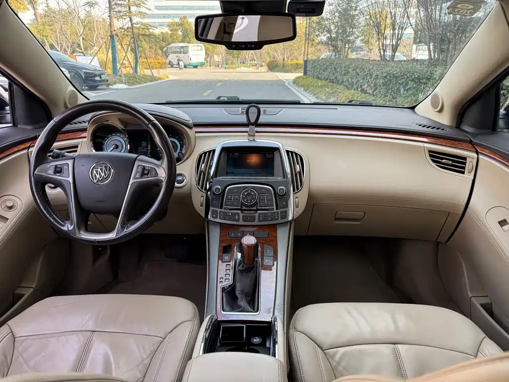 Buick LaCrosse 2012 — фото 7