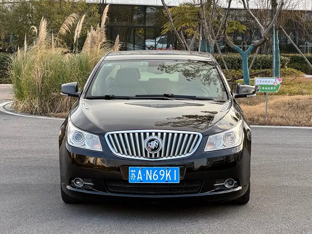 Buick LaCrosse 2012 — фото 2