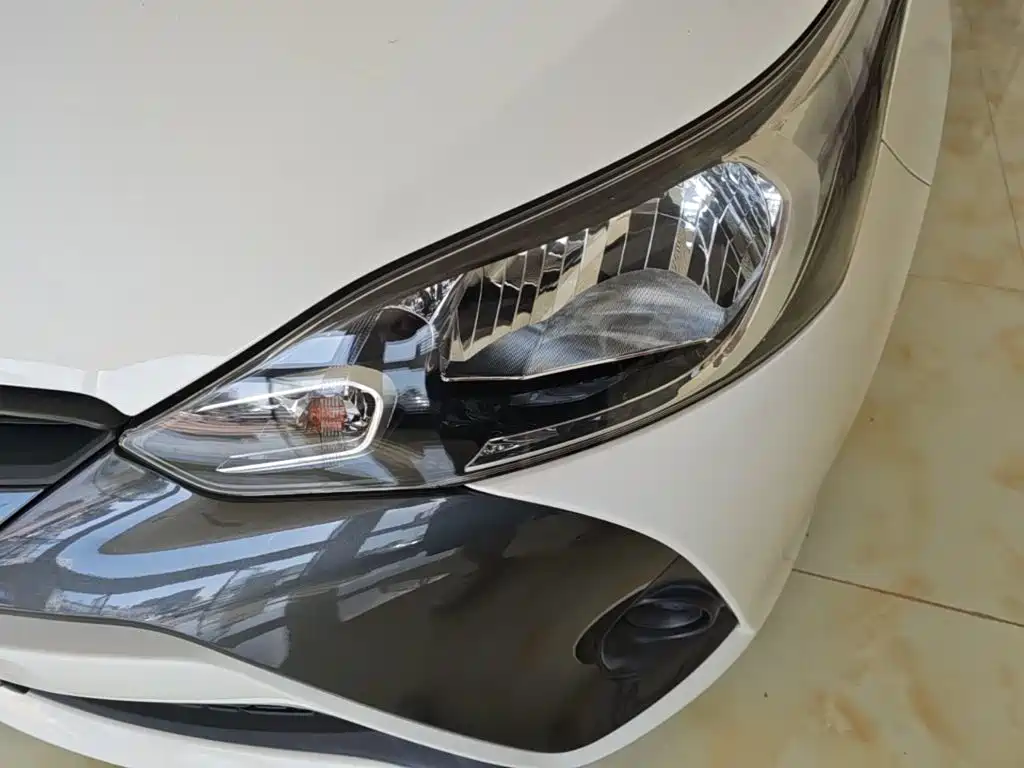 Toyota Yaris L 2017 — фото 24