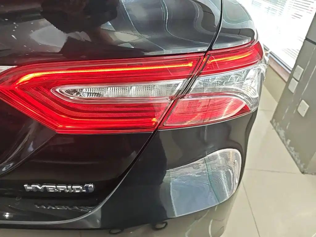 Toyota Camry 2020 — фото 8