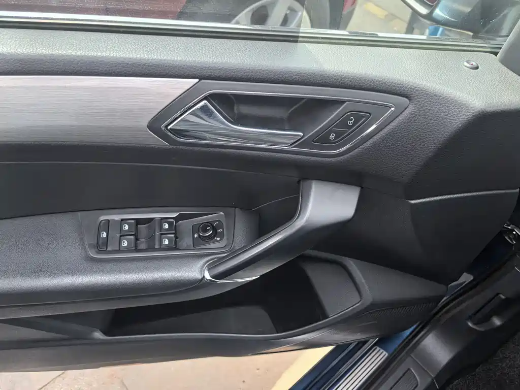 Volkswagen Touran 2016 — фото 13