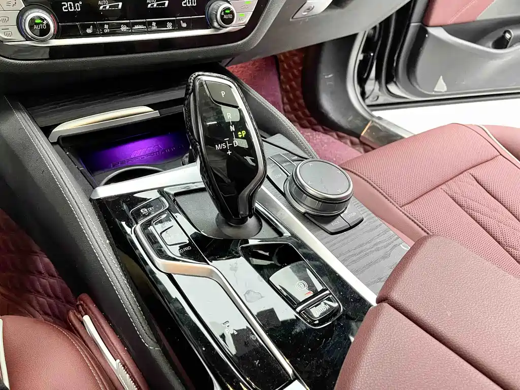 BMW 5 Series 2024 — фото 14