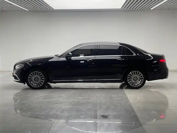 Mercedes-Benz E-Class 2023