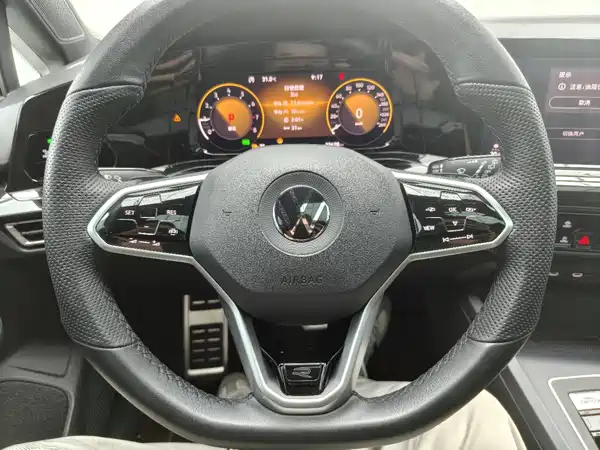 Volkswagen Golf 2023