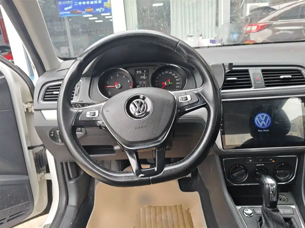 Volkswagen Lavida 2018 — фото 11