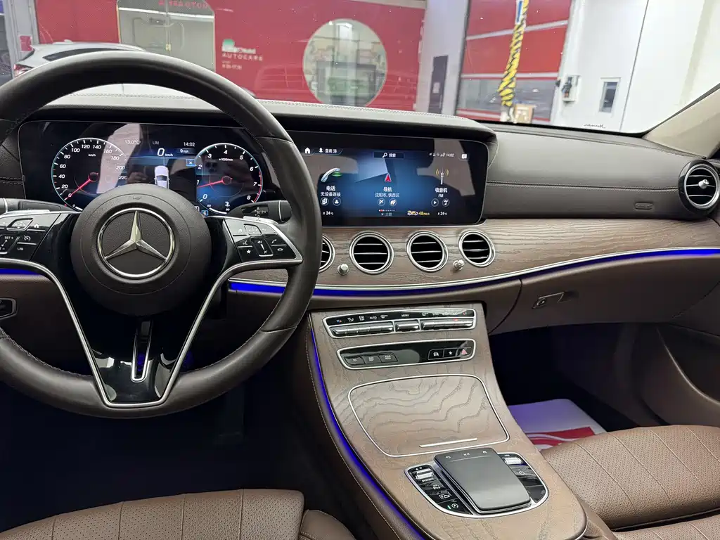 Mercedes-Benz E-Class 2022 — фото 11