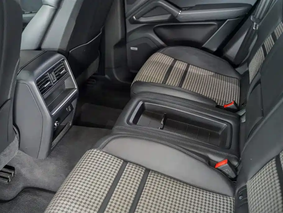 Porsche Cayenne 2019 — фото 11