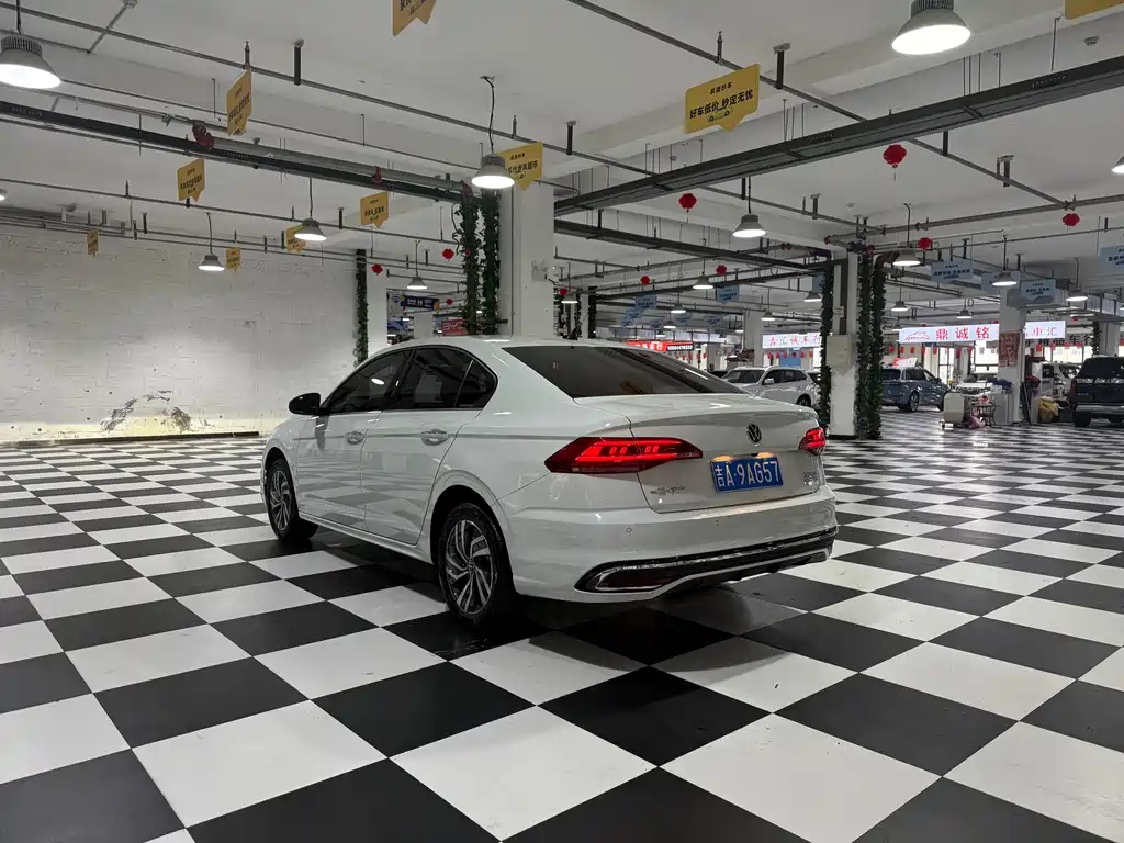 Volkswagen Bora 2023