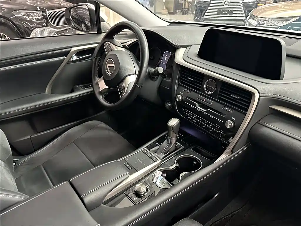 Lexus RX 2021 — фото 18