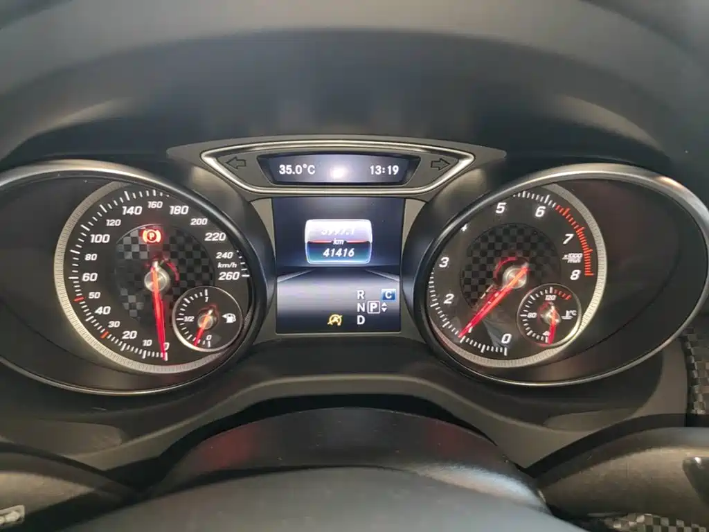 Mercedes-Benz A-Class 2017 — фото 12