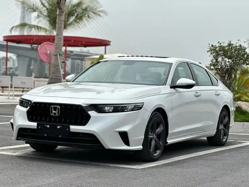 Honda Inspire 2025 — фото 1