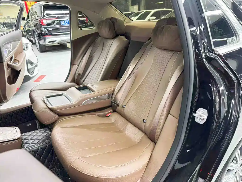 Mercedes-Benz E-Class 2023 — фото 15