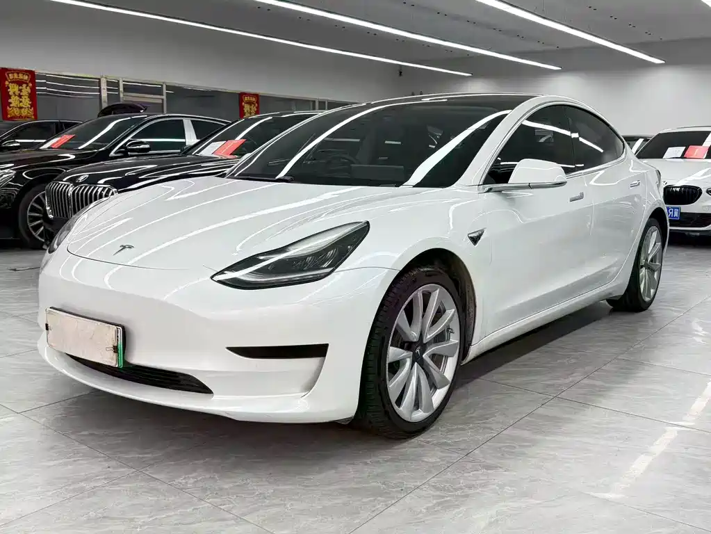 Tesla Model 3 2020 — фото 1