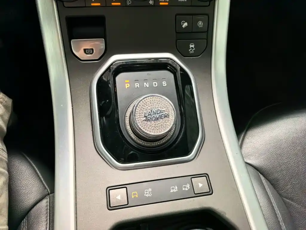 Land Rover Evoque 2018 — фото 14