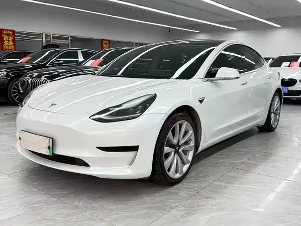 Tesla Model 3 2020