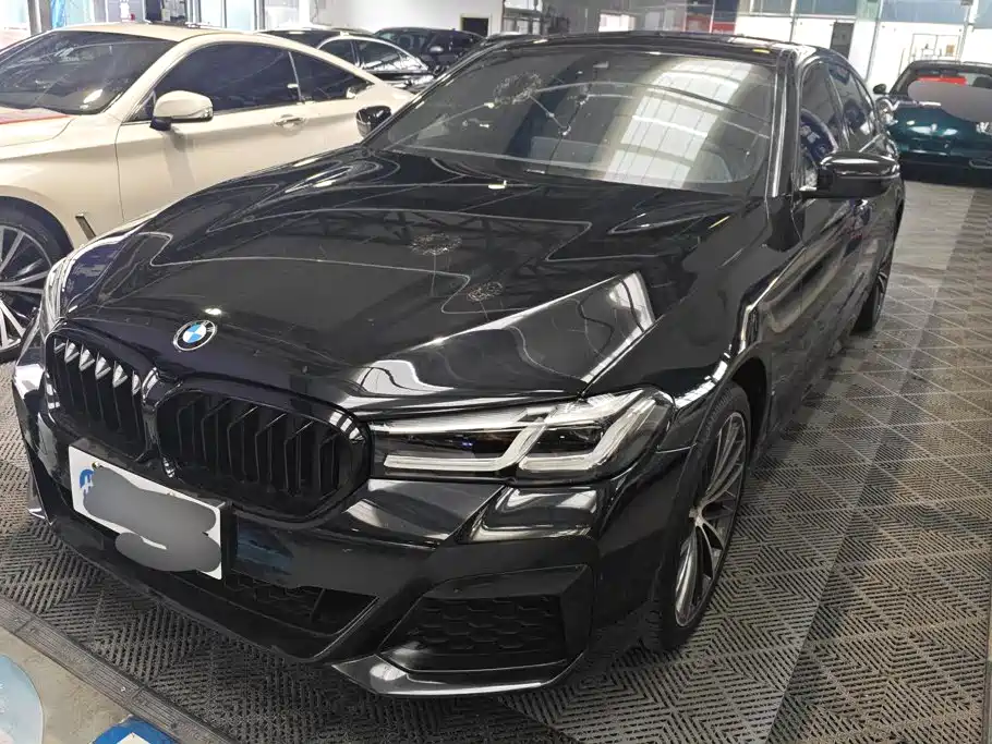 BMW 5 Series 2021 — фото 1