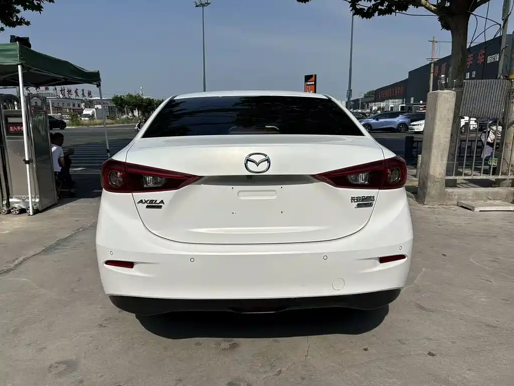 Mazda 3 Axela 2019 — фото 8