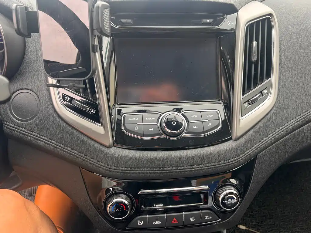 Changan Eado 2018 — фото 10
