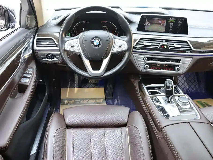 BMW 7 Series 2021 — фото 12
