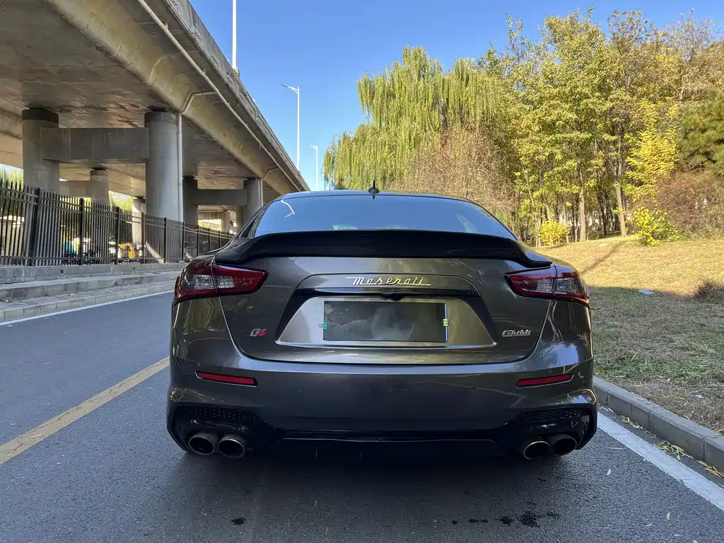 Maserati Ghibli 2015 — фото 16