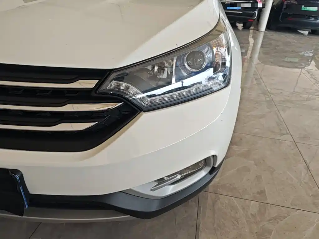 Dongfeng Fengshen AX7 2017 — фото 24