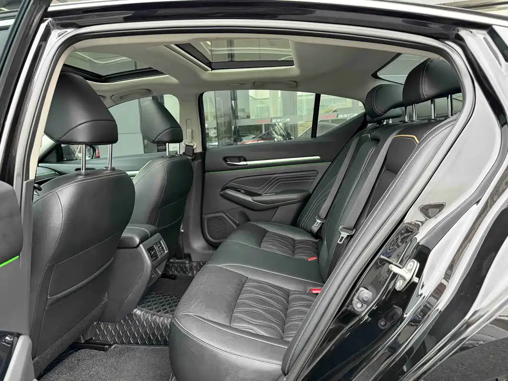 Nissan Teana 2024