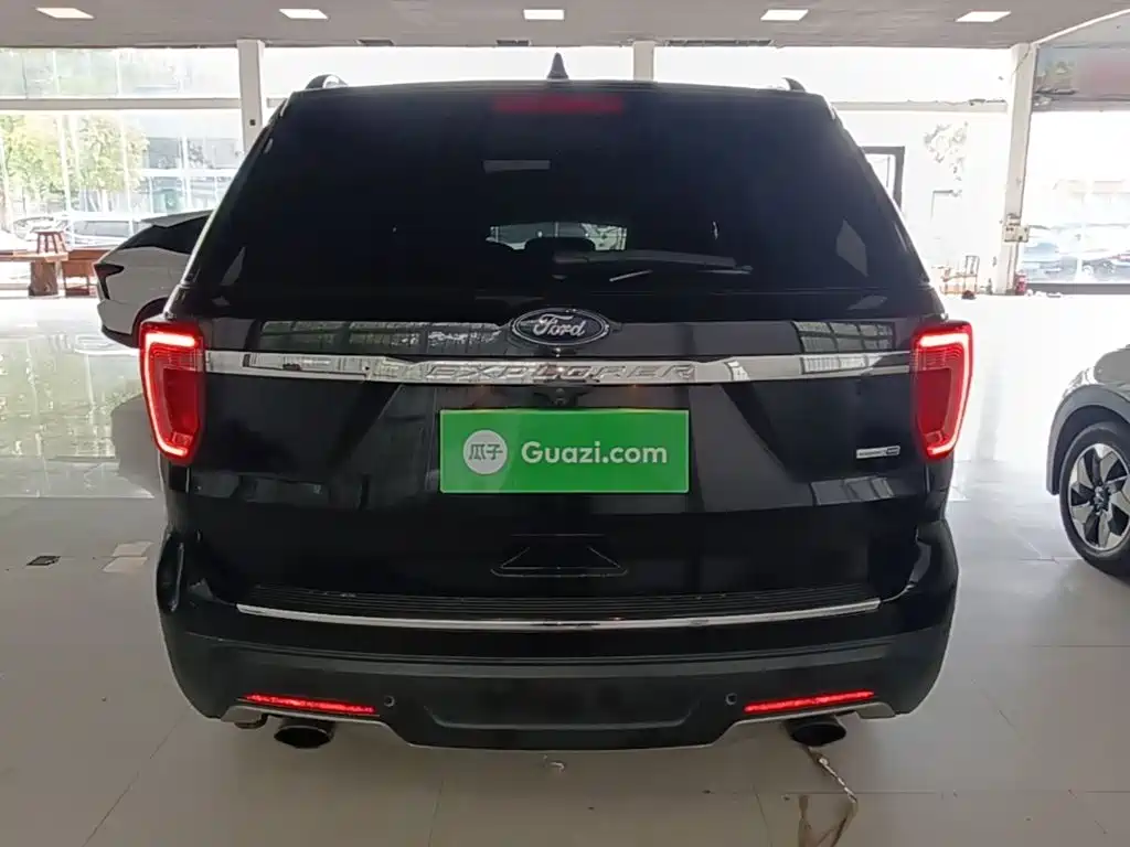 Ford Explorer 2019 — фото 6