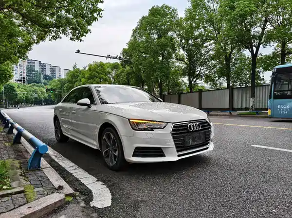 Audi A4L 2017