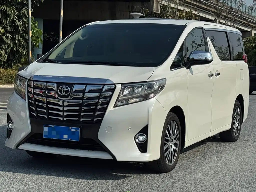 Toyota Alphard 2017 — фото 1