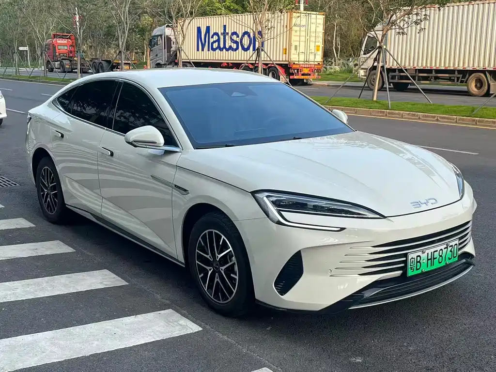 BYD Seal 07 DM-i 2025 — фото 2