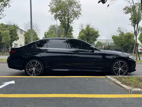 BMW 5 Series 2023