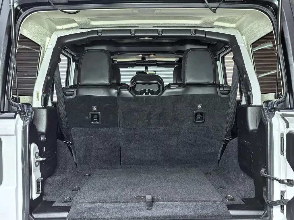 Jeep Wrangler 2019 — фото 23