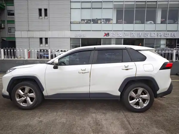 Toyota RAV4 2021