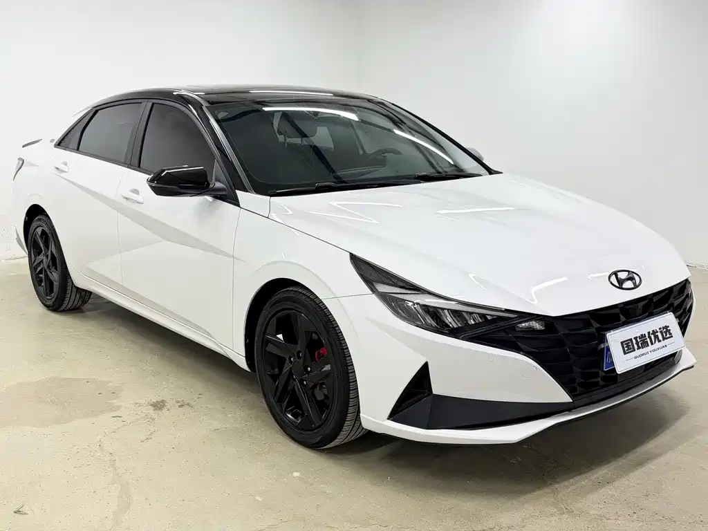 Hyundai Elantra 2022