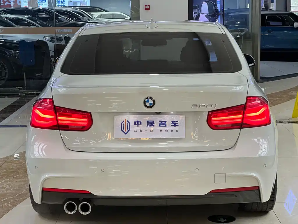 BMW 3 Series 2019 — фото 13