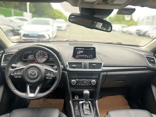 Mazda 3 Axela 2017