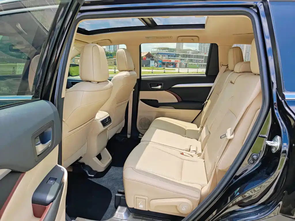 Toyota Highlander 2016 — фото 13
