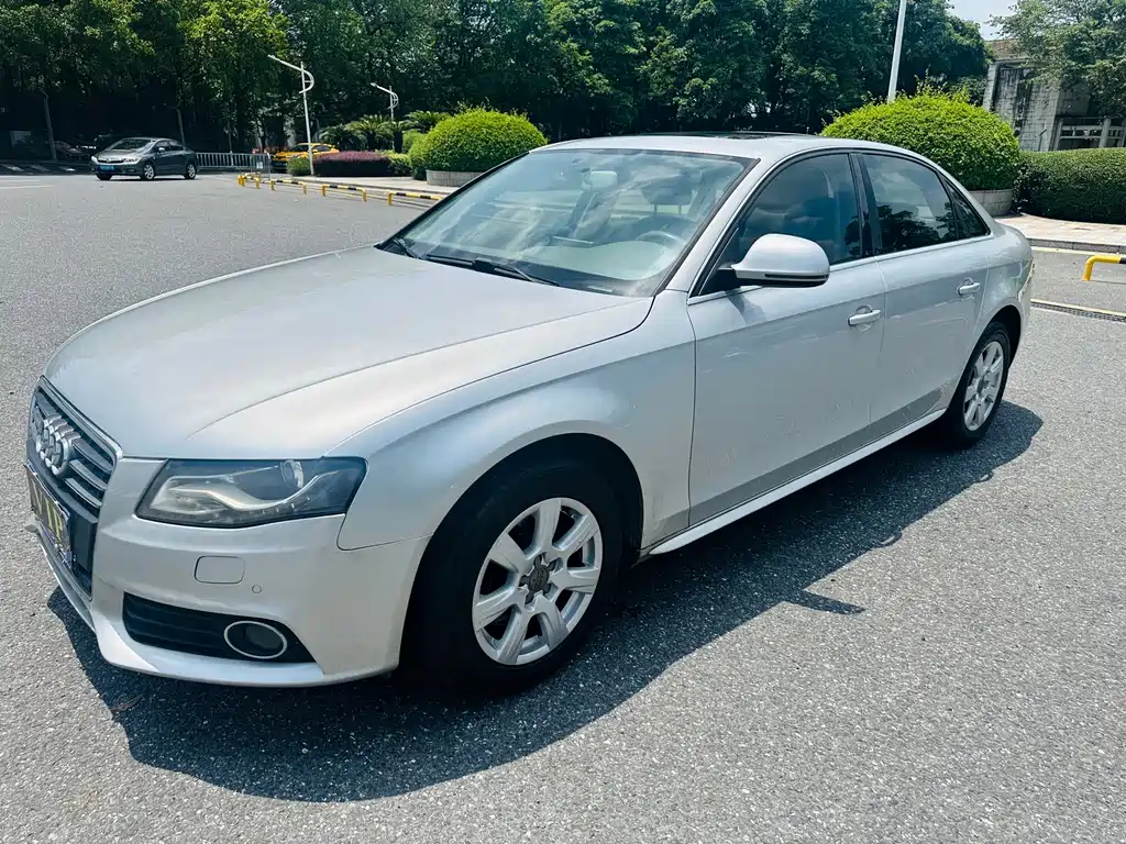 Audi A4L 2011