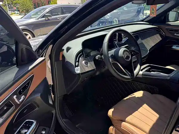 Mercedes-Benz E-Class 2025