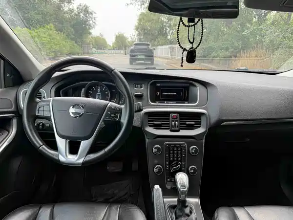Volvo V40 2013