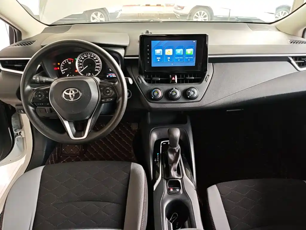 Toyota Corolla 2023 — фото 10